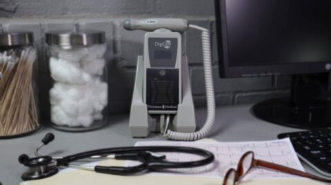 DD-700_Vascular Doppler_Standing_Non_Display